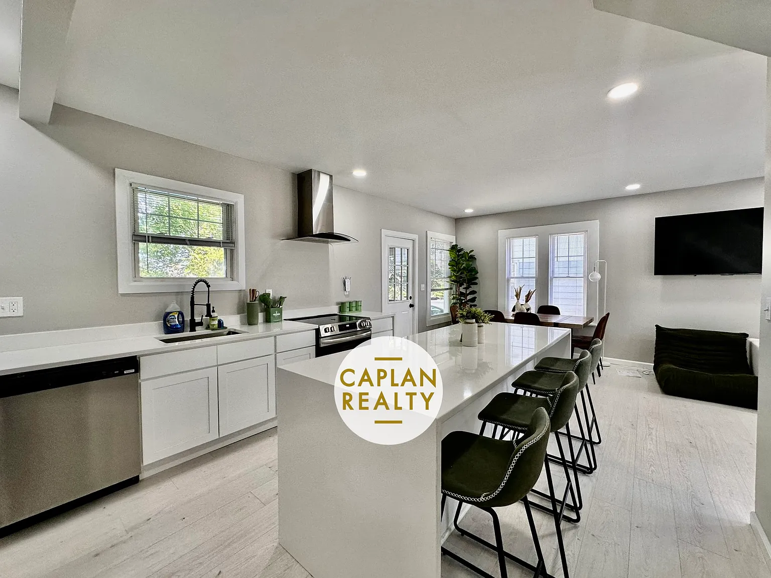 5 bed, 2000 sqft, $7,500 — Photo 3
