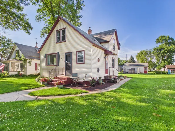 213 E 4th St, Cyrus, MN 56323