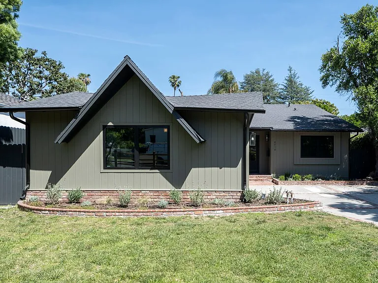 4316 Bellaire Ave — Photo 2