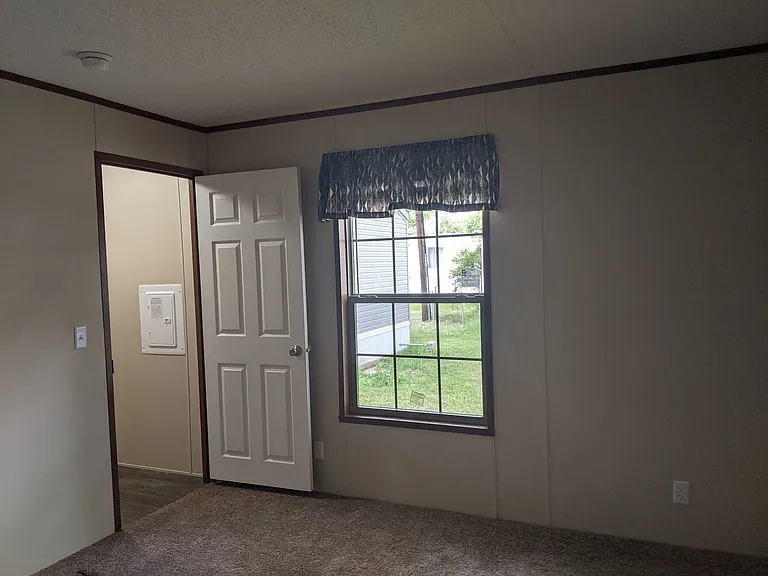 1905 Tracy Rd — Photo 8