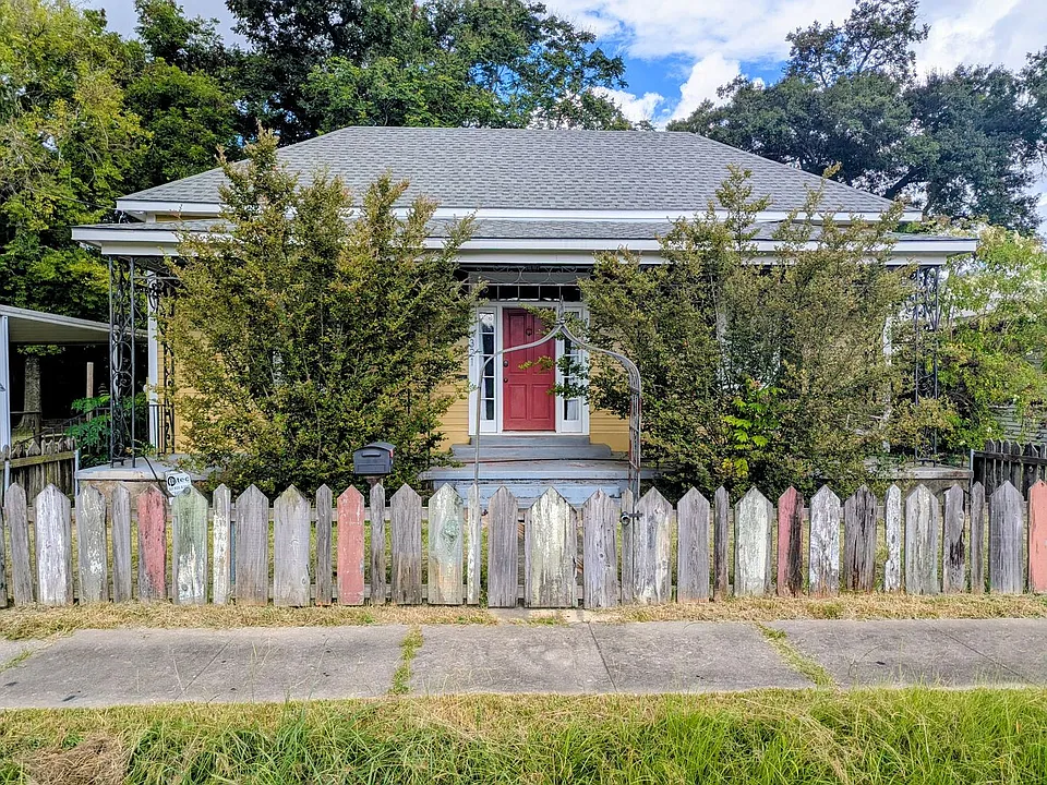 321 Elizabeth Ave