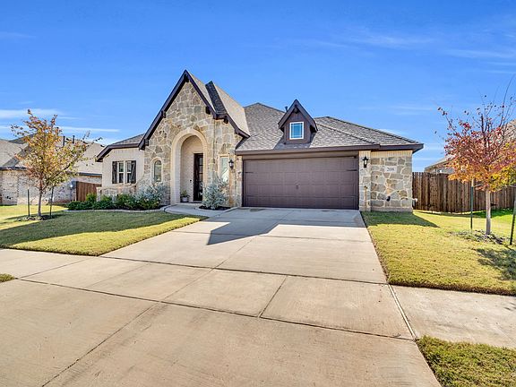 4th image of 208 Claywood Dr