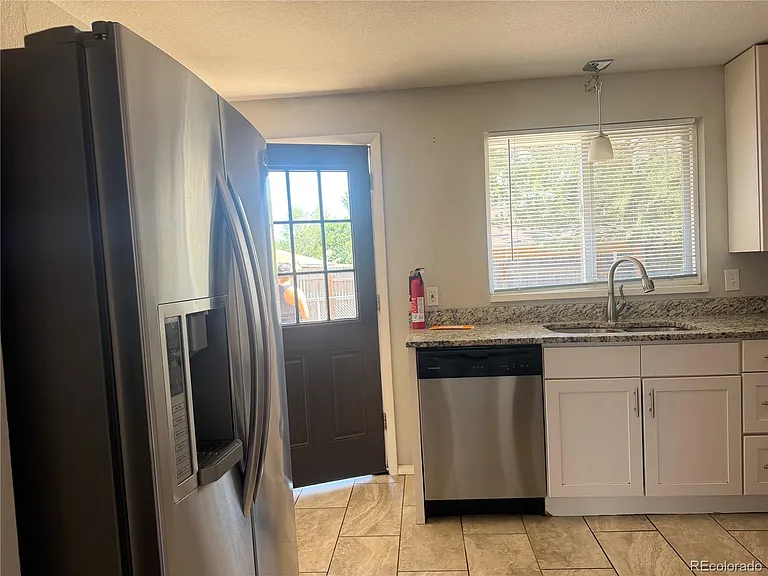 3470 W Arizona Ave — Photo 7