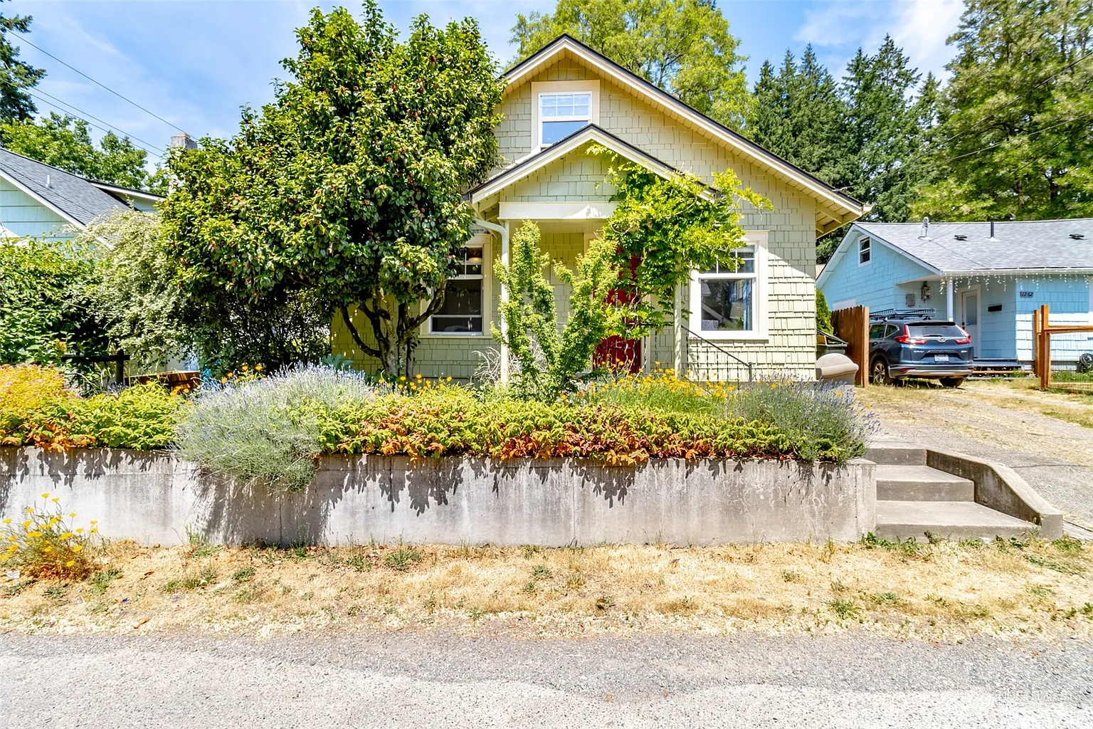 1260 Glass Avenue NE photo 1