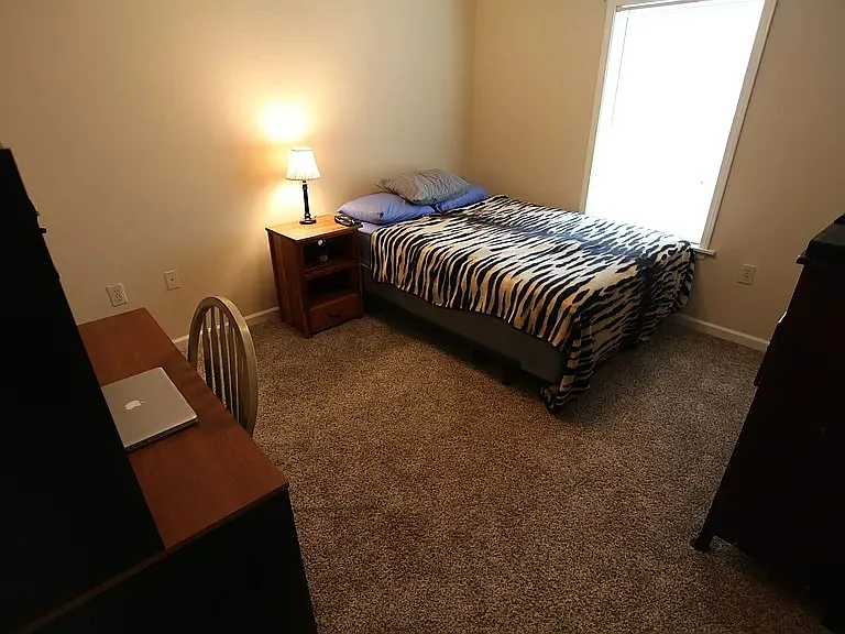 3 bed, 1332 sqft, $1,700 — Photo 4