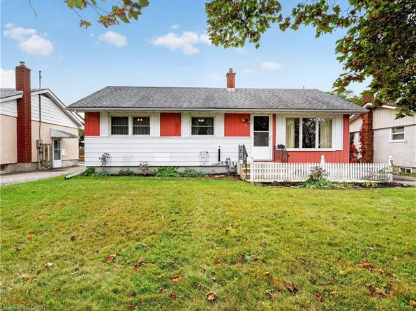 94 Jacobson Ave, Saint Catharines, ON L2T 3A3