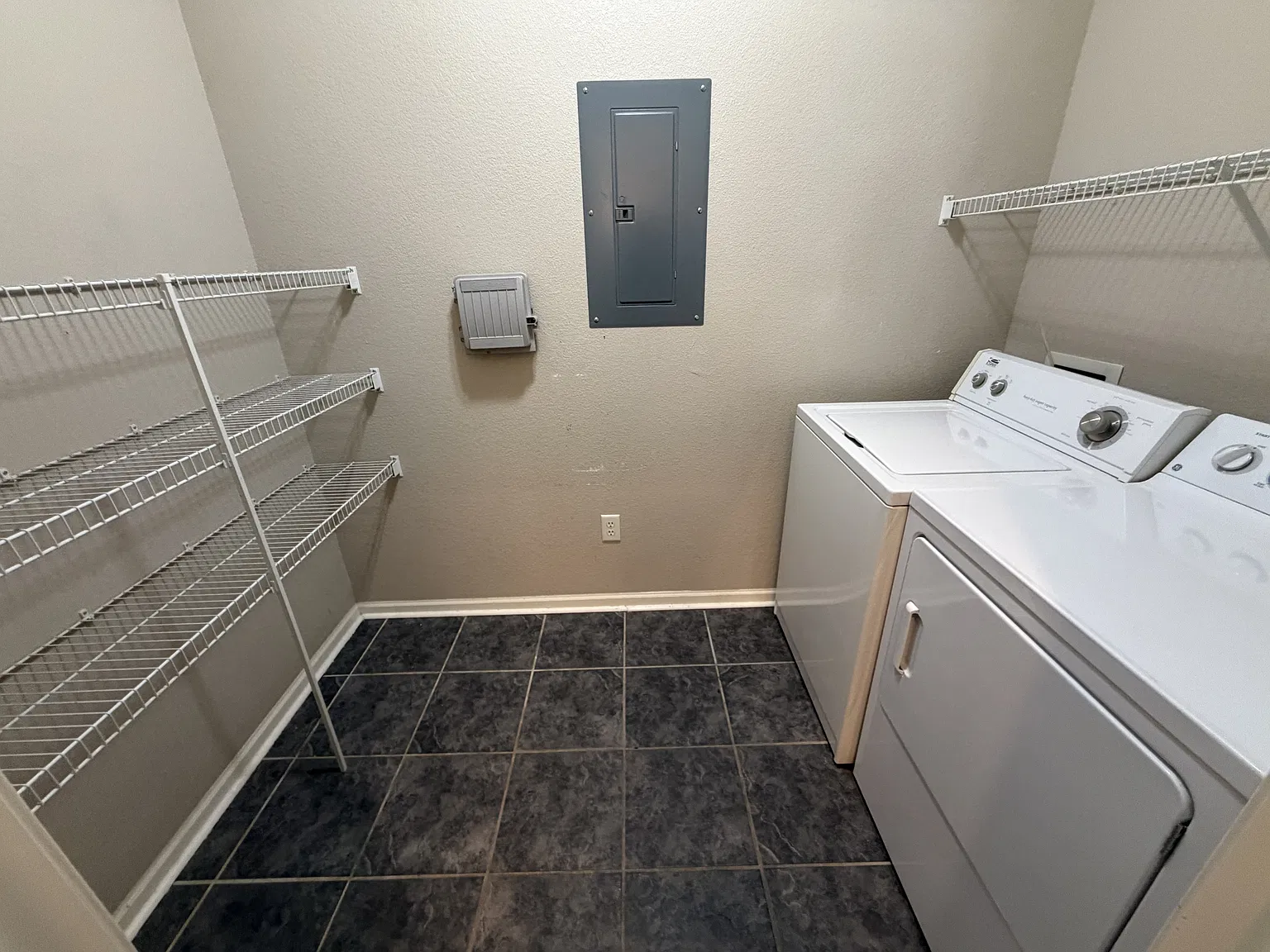 12913 Tradd St — Photo 4