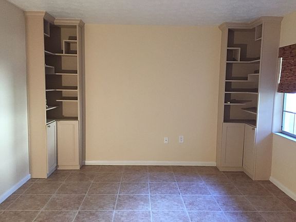 4th image of 3718 McKay Ave #105