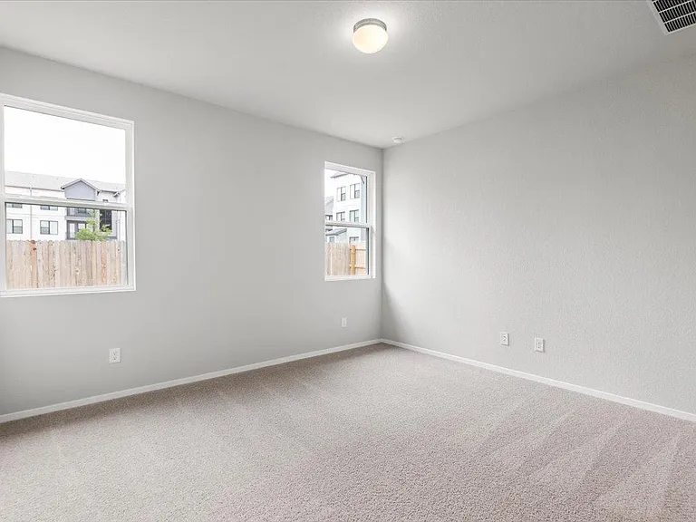 13300 Riding Dr — Photo 19