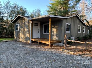 8 Weasel Way, Sapphire, NC 28774