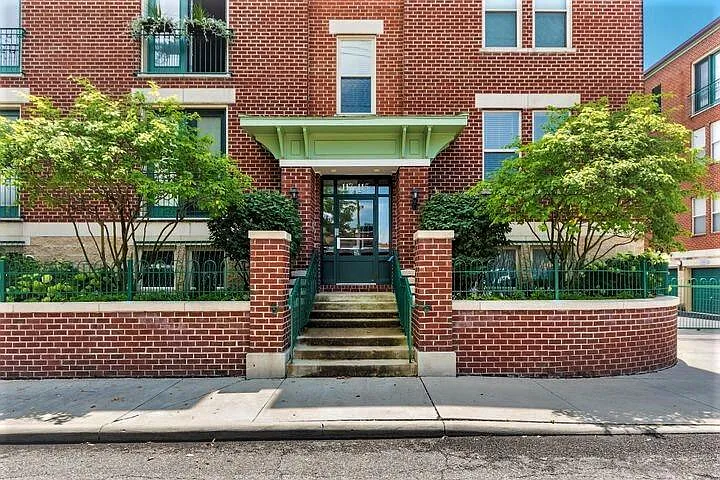 115 E Noble St APT 1 photo 1