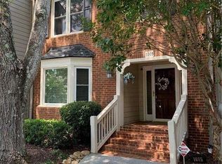 1005 Camden Ct, Sandy Springs, GA 30327