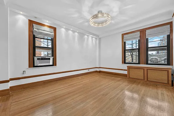 Bedroom 1, photo 2