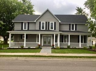 2327 N 8th St, Clinton, IA 52732