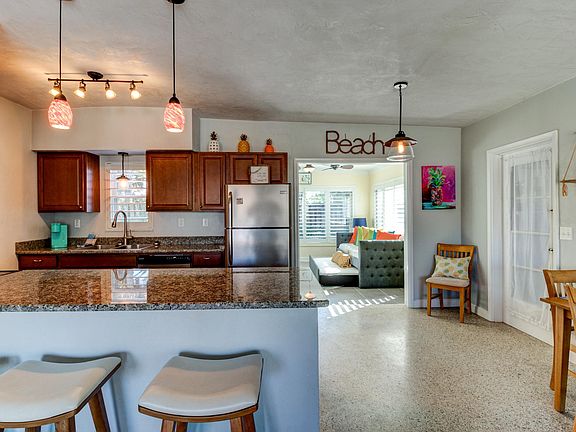 5th image of 3724 Cardinal Blvd