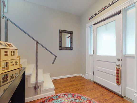 3rd image of 208 S Lincoln Ave