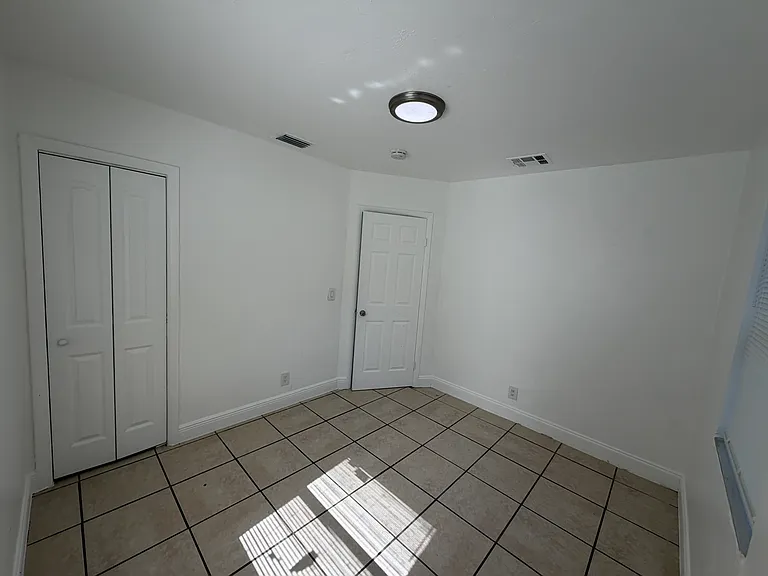 1021 Henrietta Ave #3 — Photo 6