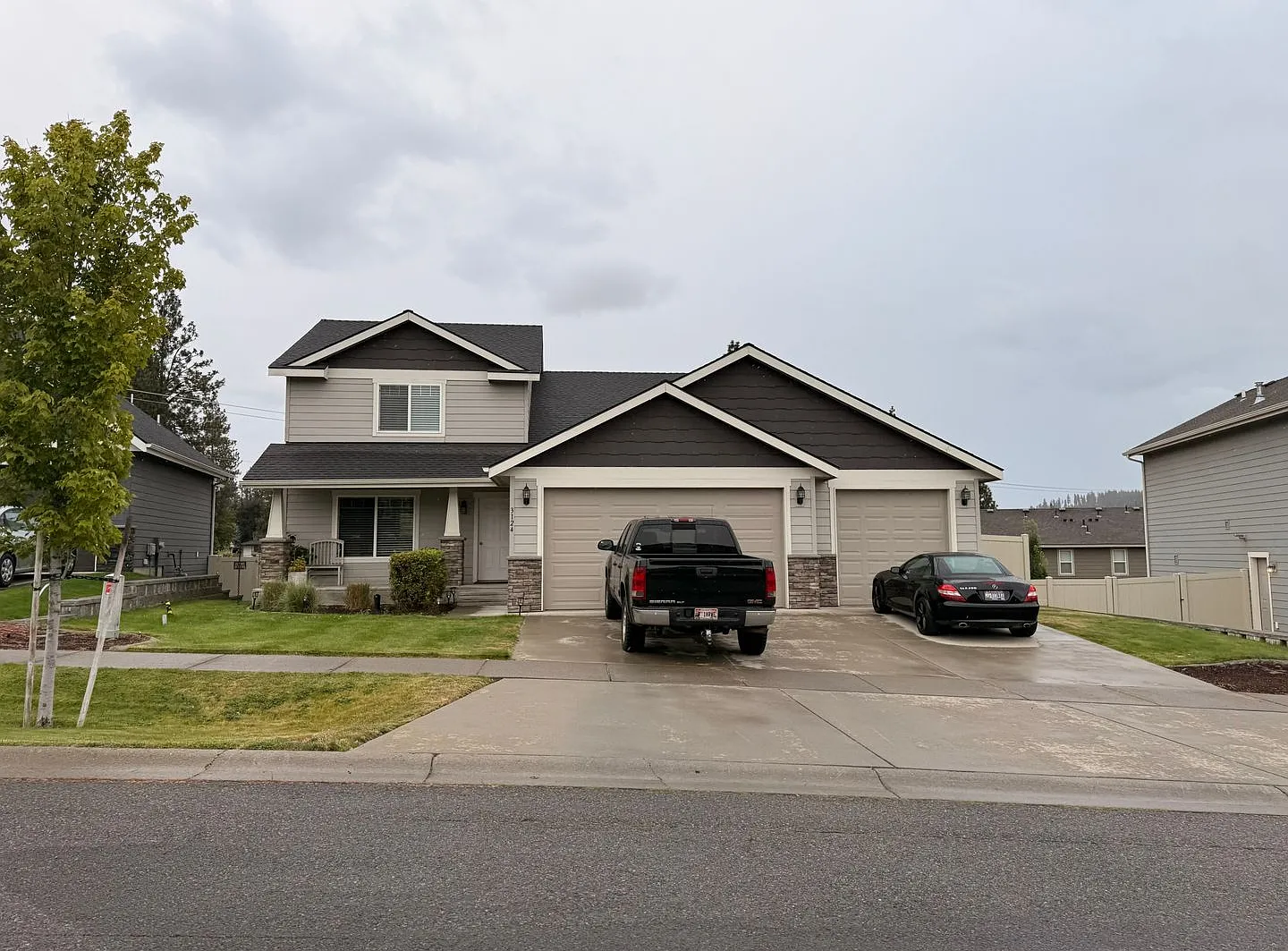 Three Car Garage! — Photo 1