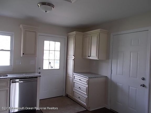 4th image of 646A Plymouth Dr #100A