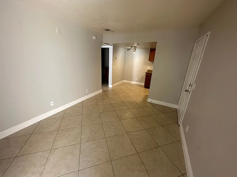 4200 S Valley View Blvd #1051 — Photo 6