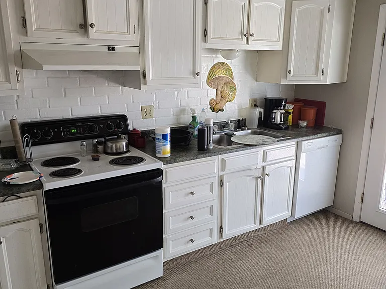 1002 S Cedar St — Photo 6
