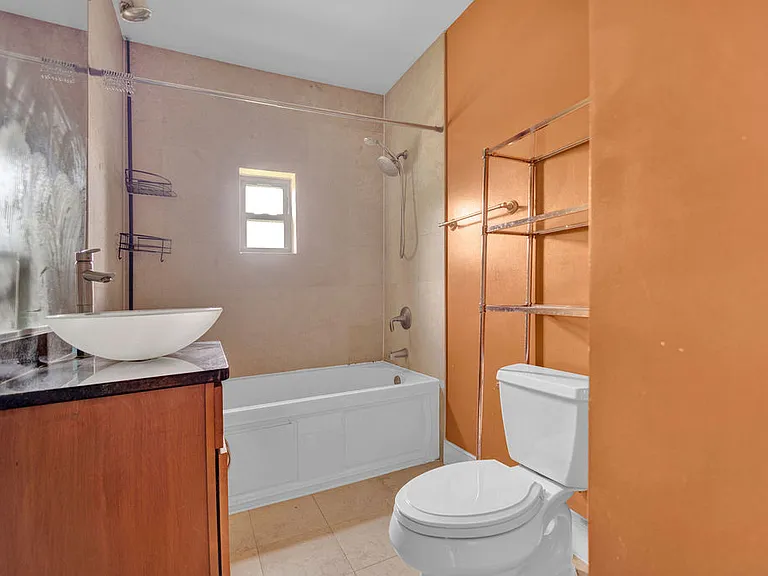 1301 Adams St NE #C — Photo 12