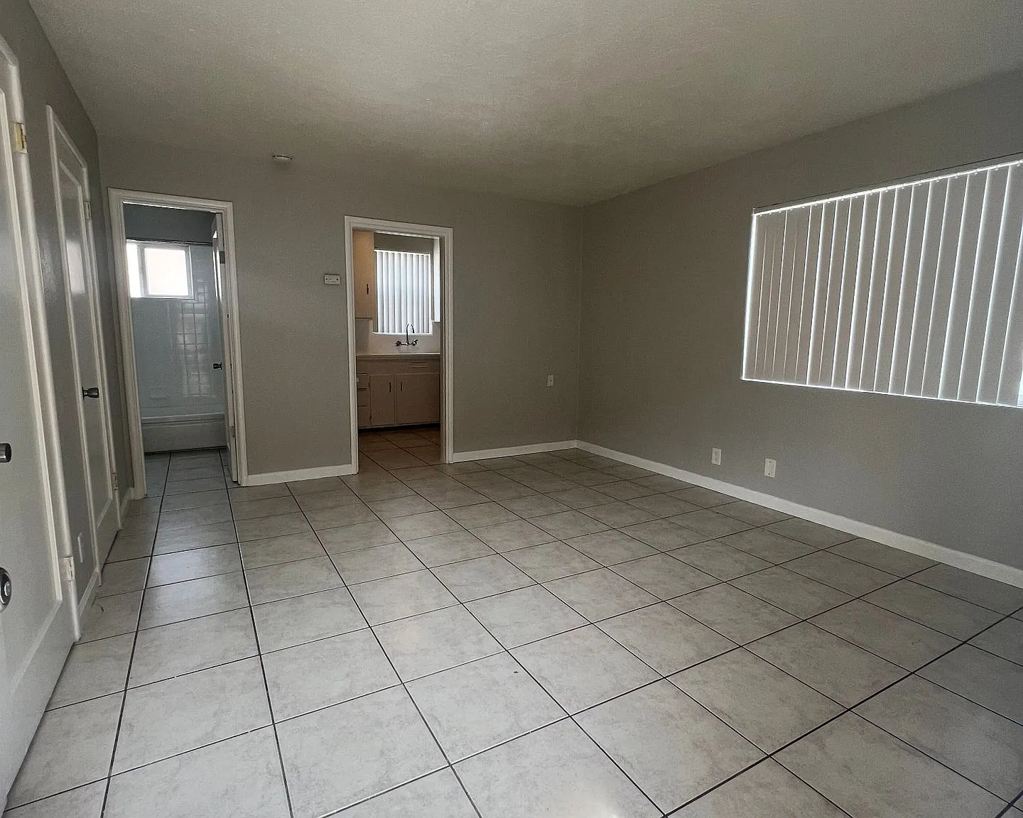 El Camina Apartments — Photo 3