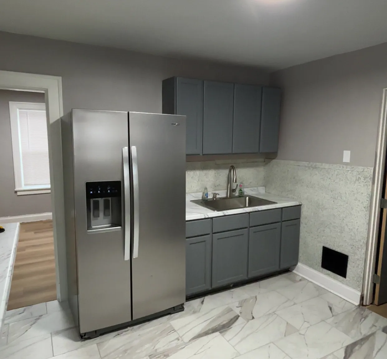 3 bed, 864 sqft, $1,430 — Photo 3