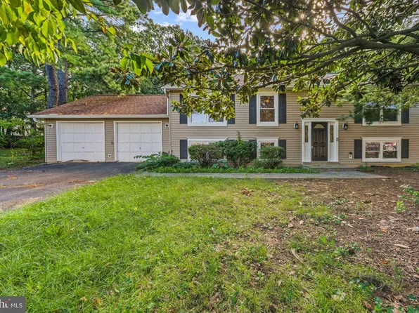 1000 Jeff Ryan Dr, Herndon, VA 20170