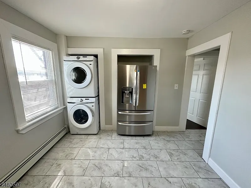 2 bed, 1.0 bath, $2,600 — Photo 3