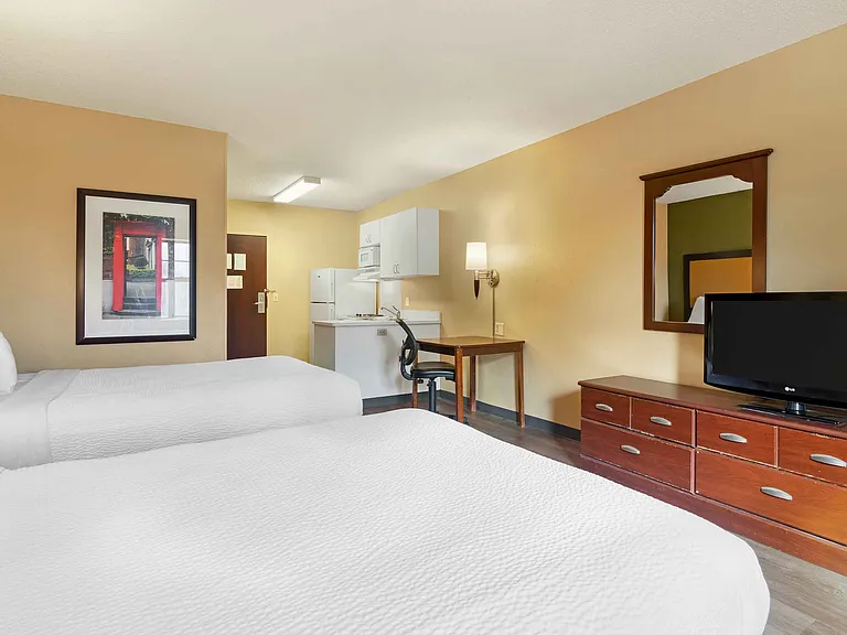 Studio Suite - 2 Full Beds