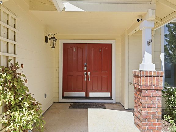 3rd image of 367 Lynnbrook Dr