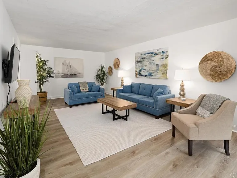 836 S Sierra Ave — Photo 5