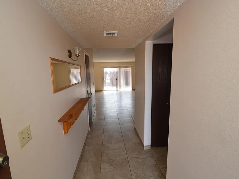 731 S Pantano Pkwy — Photo 2