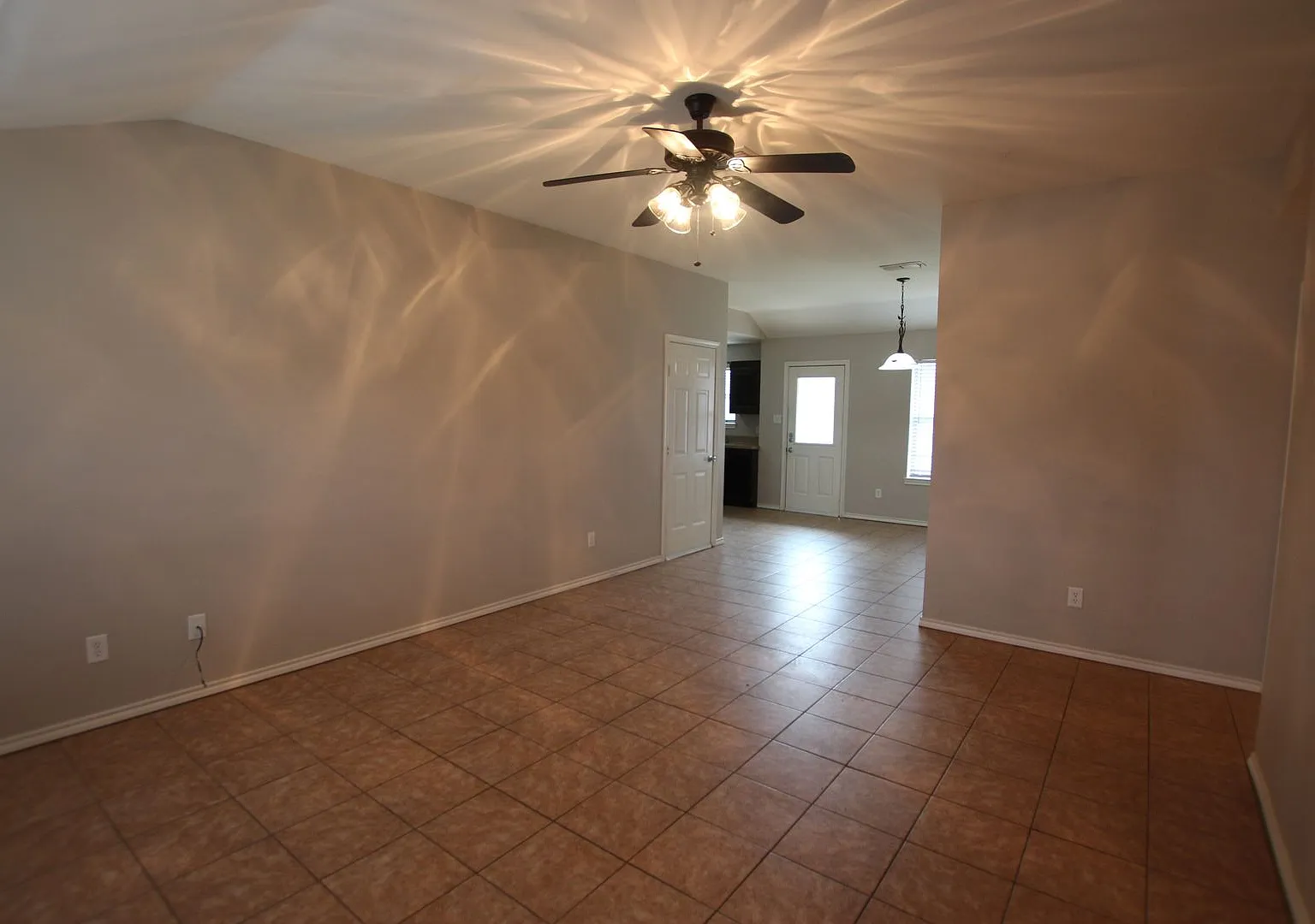 Coming Soon: 2 Bedroom Duplex for Rent in Lindale! — Photo 4