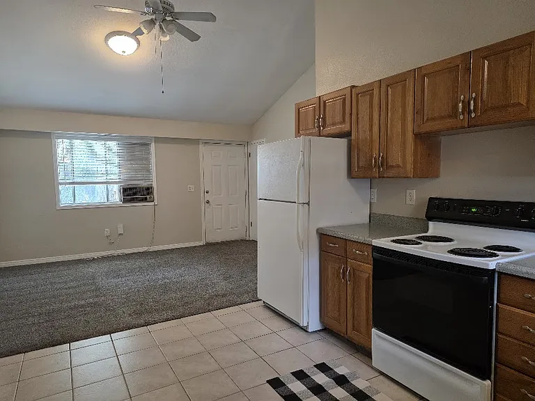 1521 W 900 S — Photo 11