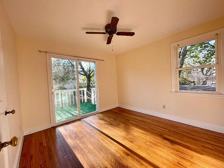 58 Barton Cir — Photo 8