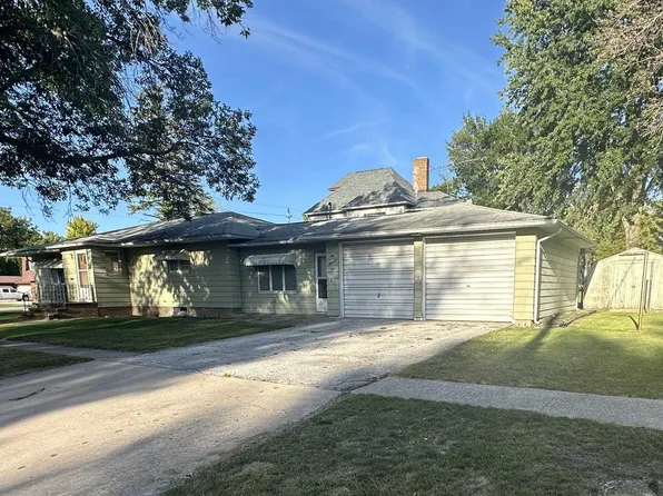 105 4th St SE, Clarion, IA 50525
