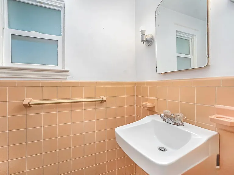 409 Edgewood Ct — Photo 12
