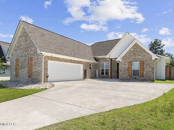 3rd image of 203 Herons Bay Cir
