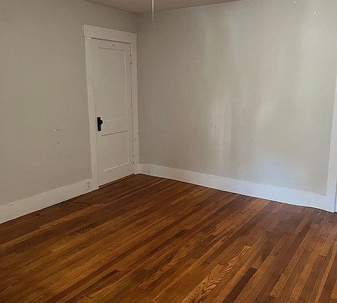 4th image of 19 Essex St APT 1