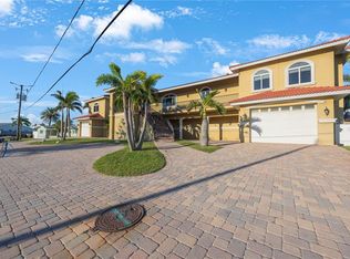 736 Pruitt Dr, Madeira Beach, FL 33708
