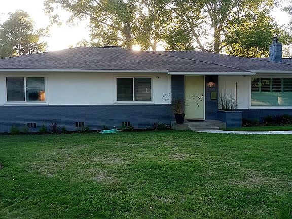 2nd image of 1741 Bonnie Way