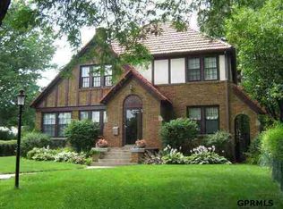 2702 N 55th St, Omaha, NE 68104