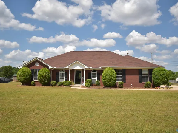 218 Waypoint Cir, Harvest, AL 35749
