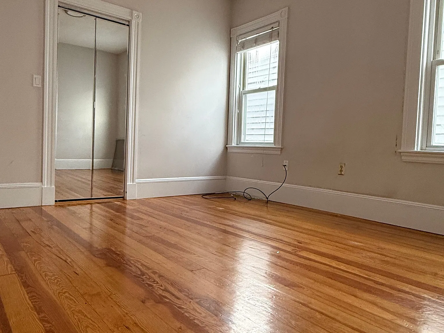 3 bed, 1.0 bath, $2,700 — Photo 3