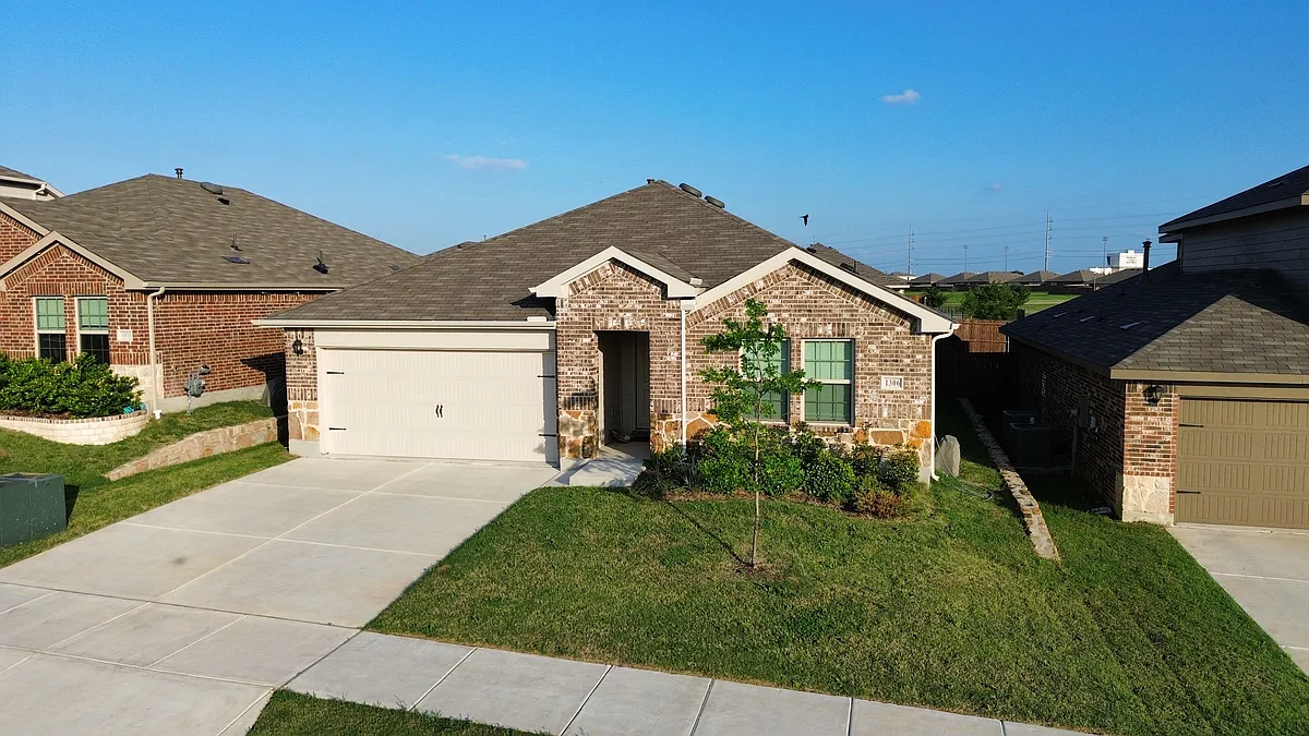 Building Photo - 1306 Saddlehorn Dr