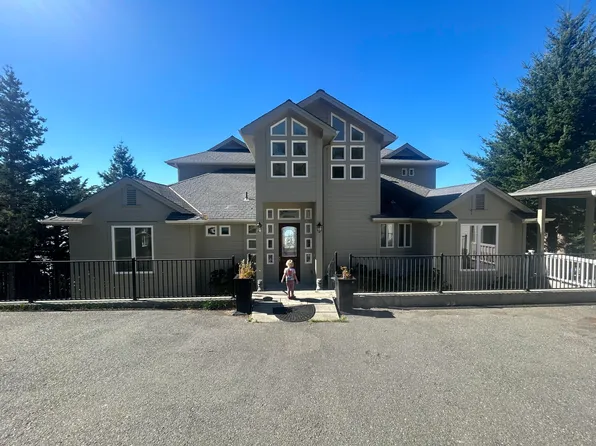 195 Parsons Rd, Whitethorn, CA 95589