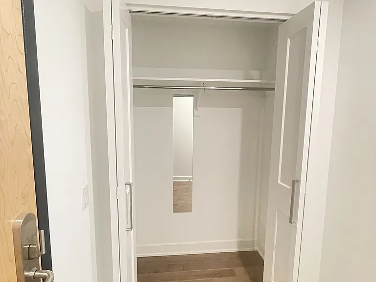 340 Queen St #408 — Photo 12