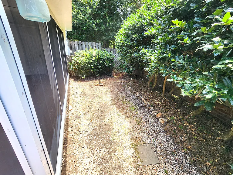 2000 Water Oak Dr #1-A — Photo 31